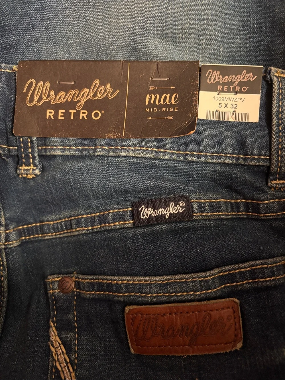 NWT Wrangler Womens Mid Rise Dark Vivianna Wash Retro Mae Bootcut Jeans 5x32 28